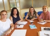 La coordinadora en Sevilla del Instituto Andaluz de la Mujer visita el Centro Municipal de la Mujer